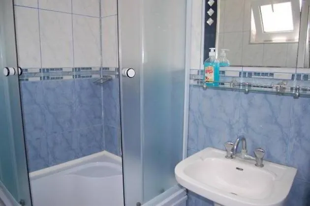 ホステル Ana Si Alex